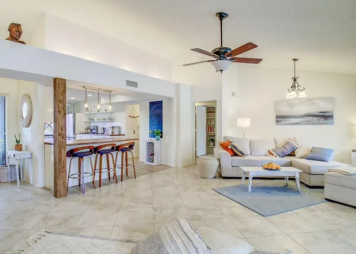 Royale Living In The Heart Of Phoenix Holiday home Glendale