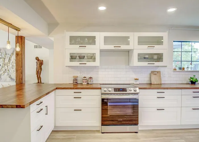 Royale Living In The Heart Of Phoenix Holiday home Glendale