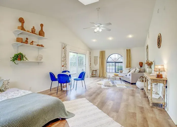 Royale Living In The Heart Of Phoenix Holiday home Glendale