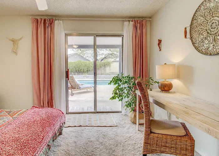 Royale Living In The Heart Of Phoenix